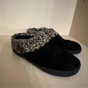 Clarks Black Slip-On Slippers with Gray Knit Cuff